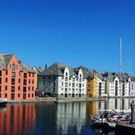 Free Parking Space, 2 Bed Room, Short Walk To Brosundet Ålesund Extérieur photo