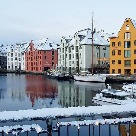 Free Parking Space, 2 Bed Room, Short Walk To Brosundet Ålesund Extérieur photo