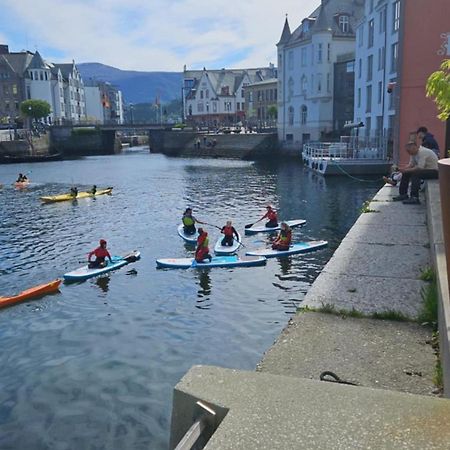 Free Parking Space, 2 Bed Room, Short Walk To Brosundet Ålesund Extérieur photo