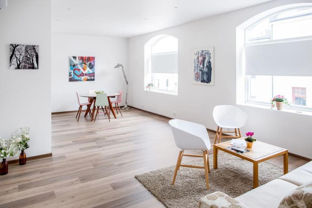 Free Parking Space, 2 Bed Room, Short Walk To Brosundet Ålesund Extérieur photo