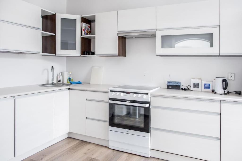 Free Parking Space, 2 Bed Room, Short Walk To Brosundet Ålesund Extérieur photo