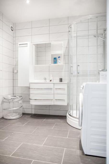 Free Parking Space, 2 Bed Room, Short Walk To Brosundet Ålesund Extérieur photo